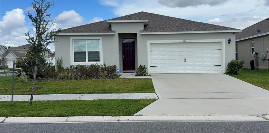 Casa en Kissimmee, Florida 4 dormitorios, 171.5 m2 № 1914186