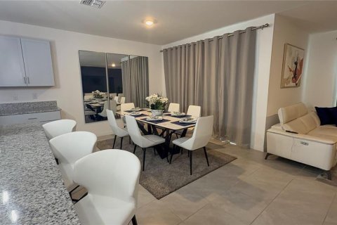 Casa en venta en Kissimmee, Florida, 4 dormitorios, 171.5 m2 № 1914186 - foto 10