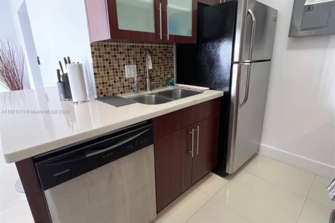 Condominio en venta en Miami Beach, Florida, 39.02 m2 № 1975595 - foto 8