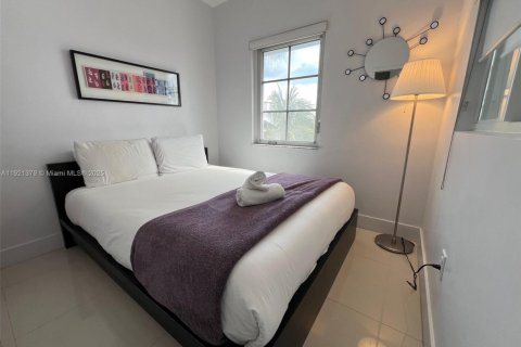 Condominio en venta en Miami Beach, Florida, 39.02 m2 № 1975595 - foto 3