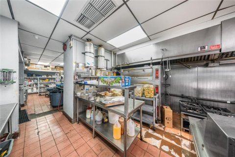 Propiedad comercial en venta en Miami, Florida № 1923571 - foto 20