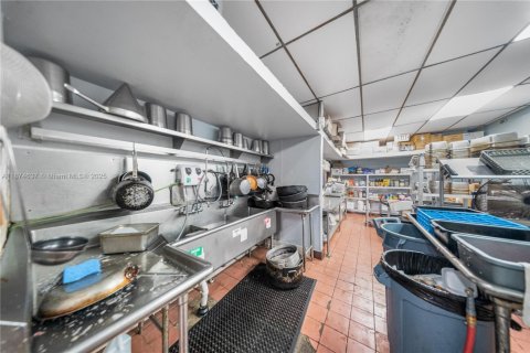 Propiedad comercial en venta en Miami, Florida № 1923571 - foto 22