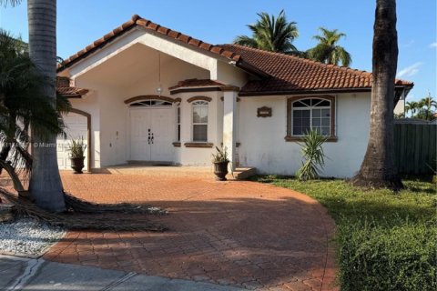 House in Miami, Florida 4 bedrooms, 198.16 sq.m. № 1860257 - photo 3