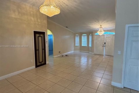 House in Miami, Florida 4 bedrooms, 198.16 sq.m. № 1860257 - photo 29