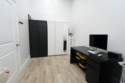 Купить коммерческую недвижимость в Дорал, Флорида № 1969826 - фото 7