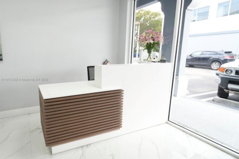 Купить коммерческую недвижимость в Дорал, Флорида № 1969826 - фото 14