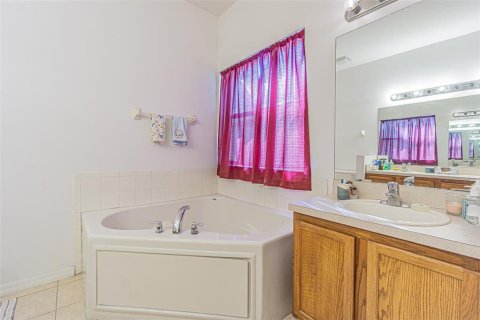 Casa en venta en Tampa, Florida, 5 dormitorios, 248.23 m2 № 1511065 - foto 14