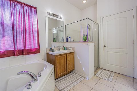 Casa en venta en Tampa, Florida, 5 dormitorios, 248.23 m2 № 1511065 - foto 15