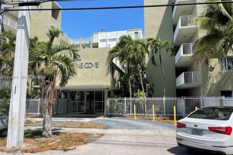 Immobilier commercial à louer à Miami, Floride: 1 chambre, 52.21 m2 № 1976942 - photo 1