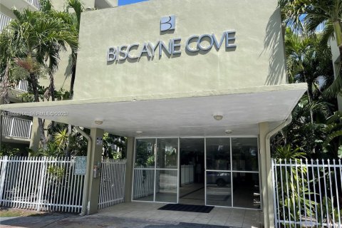 Immobilier commercial à louer à Miami, Floride: 1 chambre, 52.21 m2 № 1976942 - photo 2