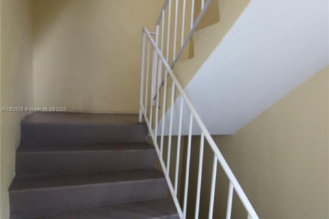 Condo in Coral Gables, Florida  № 1788806 - photo 13