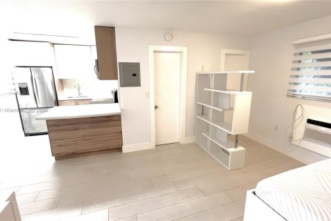 Condo in Coral Gables, Florida  № 1788806 - photo 5