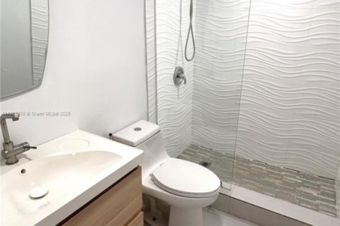 Condo in Coral Gables, Florida  № 1788806 - photo 11