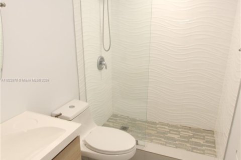 Condo in Coral Gables, Florida  № 1788806 - photo 12
