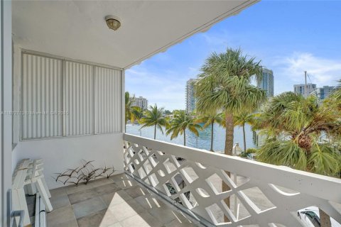 Купить кондоминиум в Майами-Бич, Флорида 1 спальня, 83.33м2, № 1921794 - фото 10