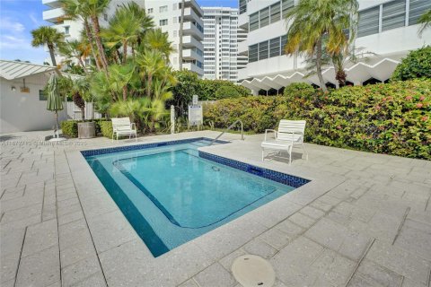 Купить кондоминиум в Майами-Бич, Флорида 1 спальня, 83.33м2, № 1921794 - фото 17