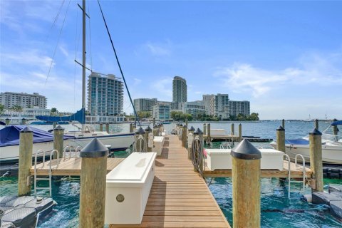 Купить кондоминиум в Майами-Бич, Флорида 1 спальня, 83.33м2, № 1921794 - фото 29