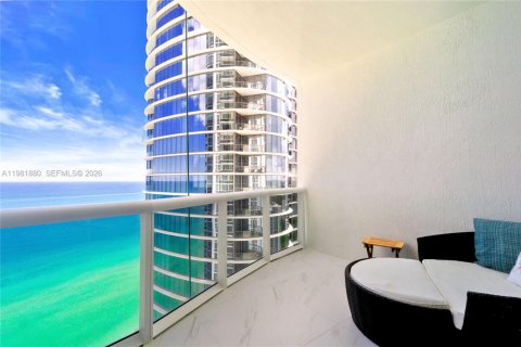 Condo in Sunny Isles Beach, Florida, 3 bedrooms  № 2043196