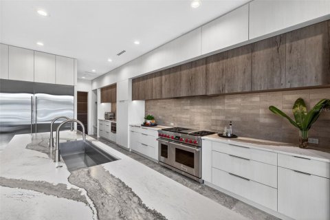 Купить виллу или дом в Сент-Питерсберг, Флорида 12 комнат, 336.49м2, № 2112191 - фото 21