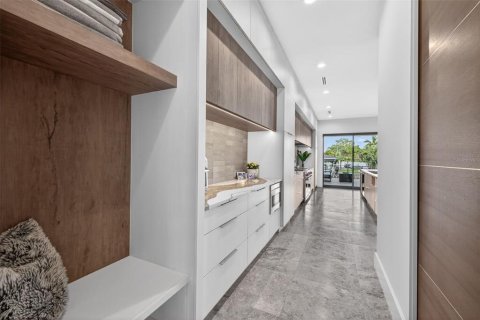 Купить виллу или дом в Сент-Питерсберг, Флорида 12 комнат, 336.49м2, № 2112191 - фото 24