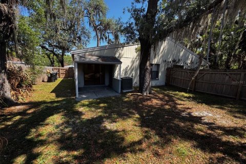 Duplex à vendre à Orlando, Floride: 2 chambres, 91.23 m2 № 2099207 - photo 3