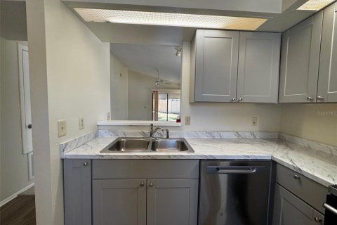 Duplex à vendre à Orlando, Floride: 2 chambres, 91.23 m2 № 2099207 - photo 6
