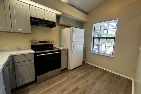 Duplex à vendre à Orlando, Floride: 2 chambres, 91.23 m2 № 2099207 - photo 5