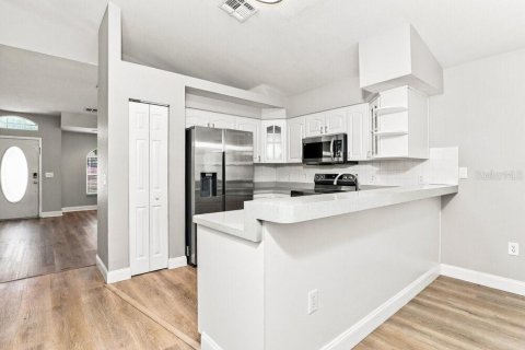 Villa ou maison à louer à New Port Richey, Floride: 3 chambres, 131.92 m2 № 2391120 - photo 7