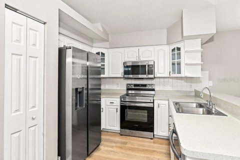 Villa ou maison à louer à New Port Richey, Floride: 3 chambres, 131.92 m2 № 2391120 - photo 8