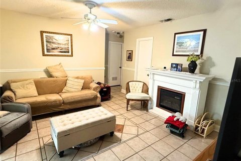 House in Deltona, Florida 3 bedrooms, 147.06 sq.m. № 1803217 - photo 6