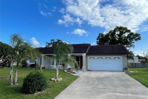 House in Deltona, Florida 3 bedrooms, 147.06 sq.m. № 1803217 - photo 1
