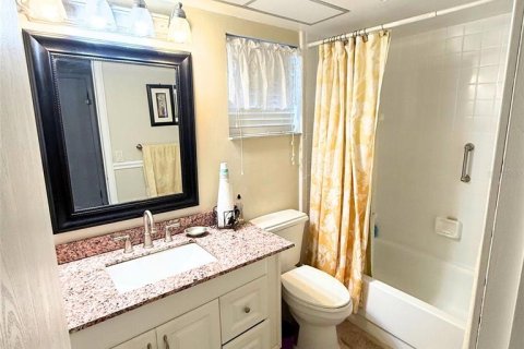 House in Deltona, Florida 3 bedrooms, 147.06 sq.m. № 1803217 - photo 9