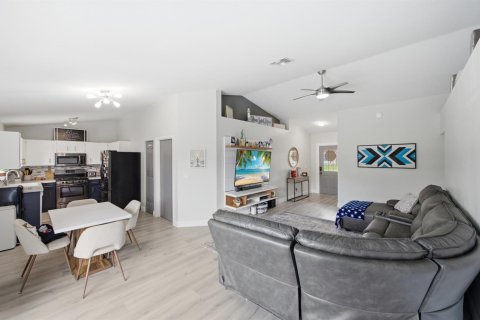 Casa en alquiler en Lake Worth, Florida, 3 dormitorios, 113.53 m2 № 2085698 - foto 10