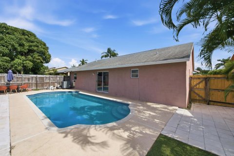 Casa en alquiler en Lake Worth, Florida, 3 dormitorios, 113.53 m2 № 2085698 - foto 26