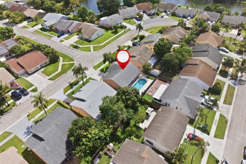 Casa en alquiler en Lake Worth, Florida, 3 dormitorios, 113.53 m2 № 2085698 - foto 2