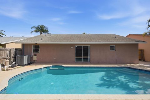 Casa en alquiler en Lake Worth, Florida, 3 dormitorios, 113.53 m2 № 2085698 - foto 28