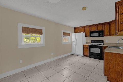 House in Orlando, Florida 3 bedrooms, 145.48 sq.m. № 2351500 - photo 15