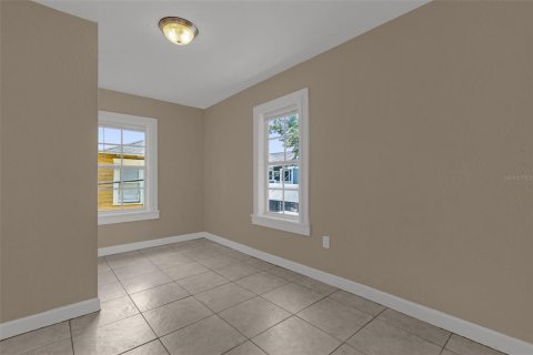House in Orlando, Florida 3 bedrooms, 145.48 sq.m. № 2351500 - photo 22