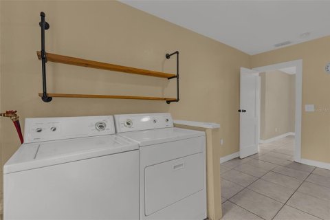 House in Orlando, Florida 3 bedrooms, 145.48 sq.m. № 2351500 - photo 27