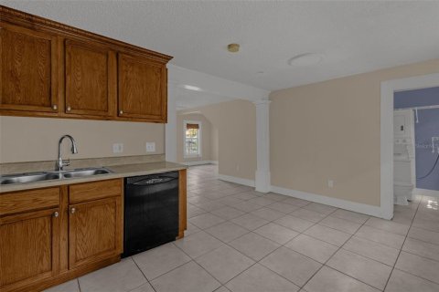 House in Orlando, Florida 3 bedrooms, 145.48 sq.m. № 2351500 - photo 13