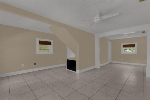 House in Orlando, Florida 3 bedrooms, 145.48 sq.m. № 2351500 - photo 10