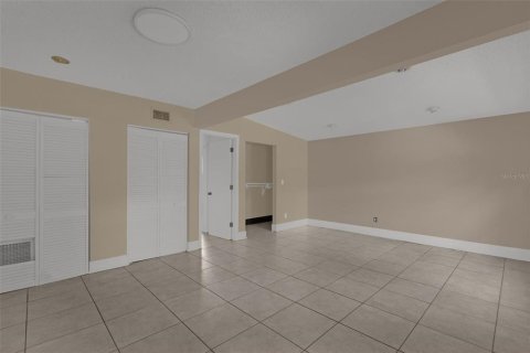 House in Orlando, Florida 3 bedrooms, 145.48 sq.m. № 2351500 - photo 7