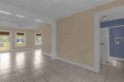 House in Orlando, Florida 3 bedrooms, 145.48 sq.m. № 2351500 - photo 9