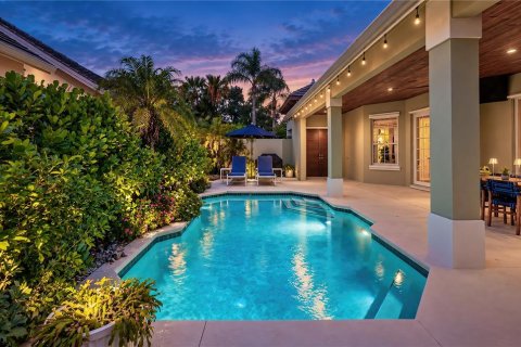 House in Vero Beach, Florida 3 bedrooms, 229.19 sq.m. № 2424327 - photo 3