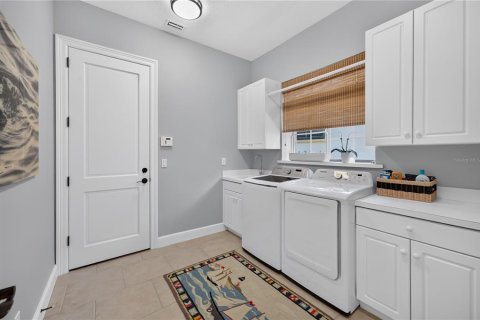House in Vero Beach, Florida 3 bedrooms, 229.19 sq.m. № 2424327 - photo 22