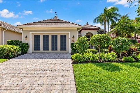 House in Vero Beach, Florida 3 bedrooms, 229.19 sq.m. № 2424327