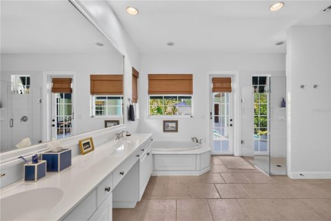 House in Vero Beach, Florida 3 bedrooms, 229.19 sq.m. № 2424327 - photo 18
