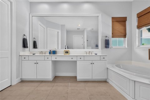 House in Vero Beach, Florida 3 bedrooms, 229.19 sq.m. № 2424327 - photo 19