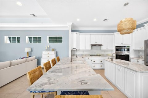 House in Vero Beach, Florida 3 bedrooms, 229.19 sq.m. № 2424327 - photo 10