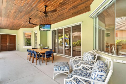 House in Vero Beach, Florida 3 bedrooms, 229.19 sq.m. № 2424327 - photo 13